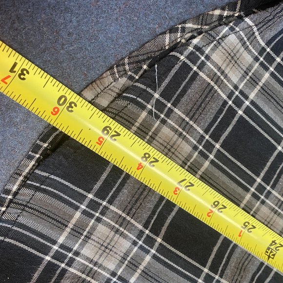 DC (M) Plaid shirt - Picture 5 of 6